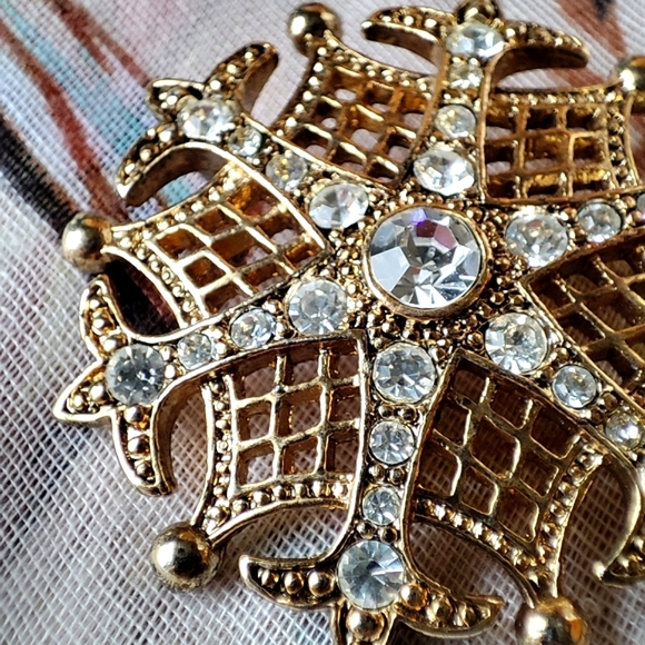 Monet Heavy Electroplate Signed Snowflake Unisex Vintage Rhinestone Brooch Pin - Picture 4 of 11